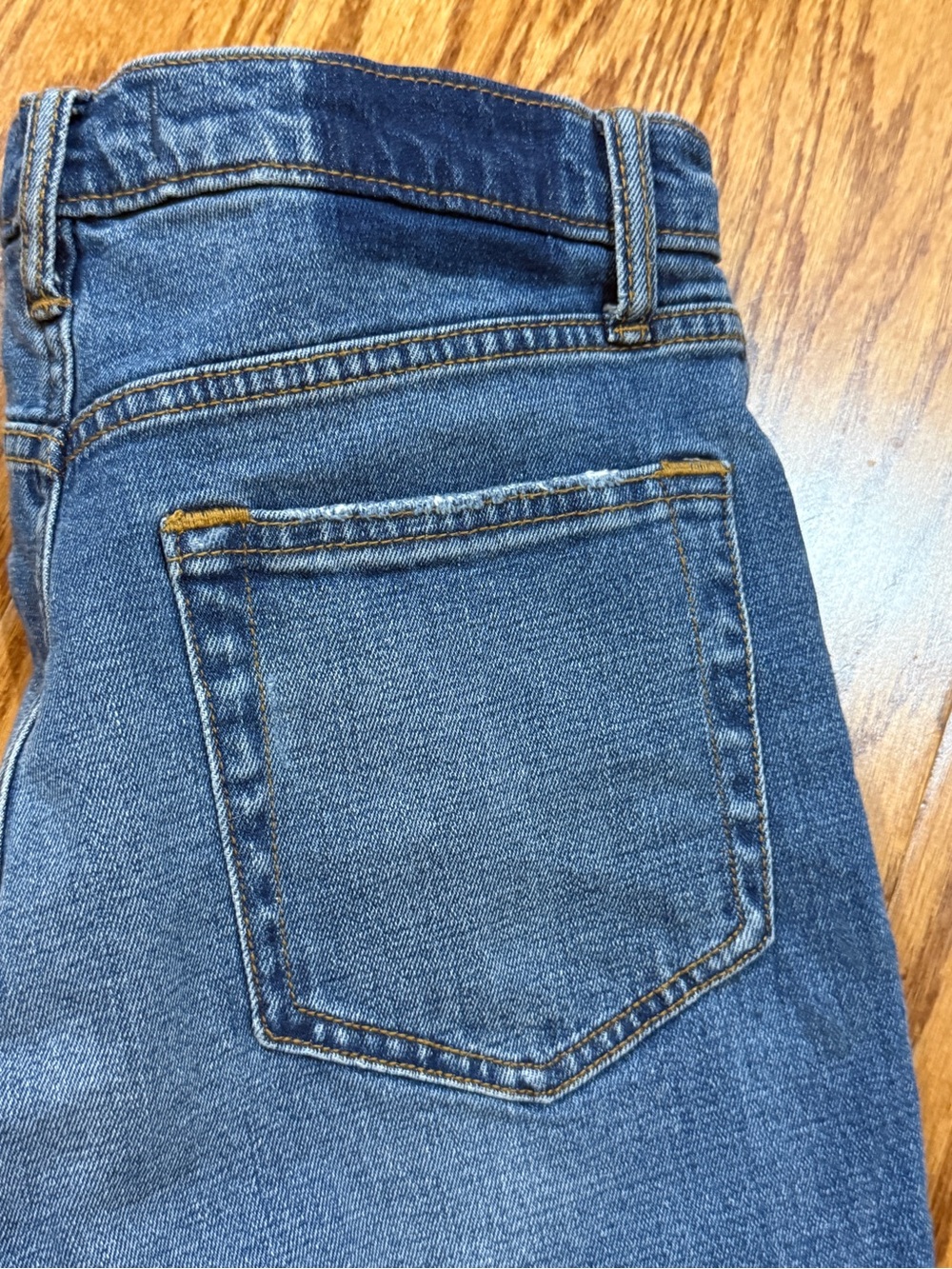 Abercrombie & Fitch Women's Ankle Cropped Jeans - distressed,broken in and soft - Picture 7 of 15